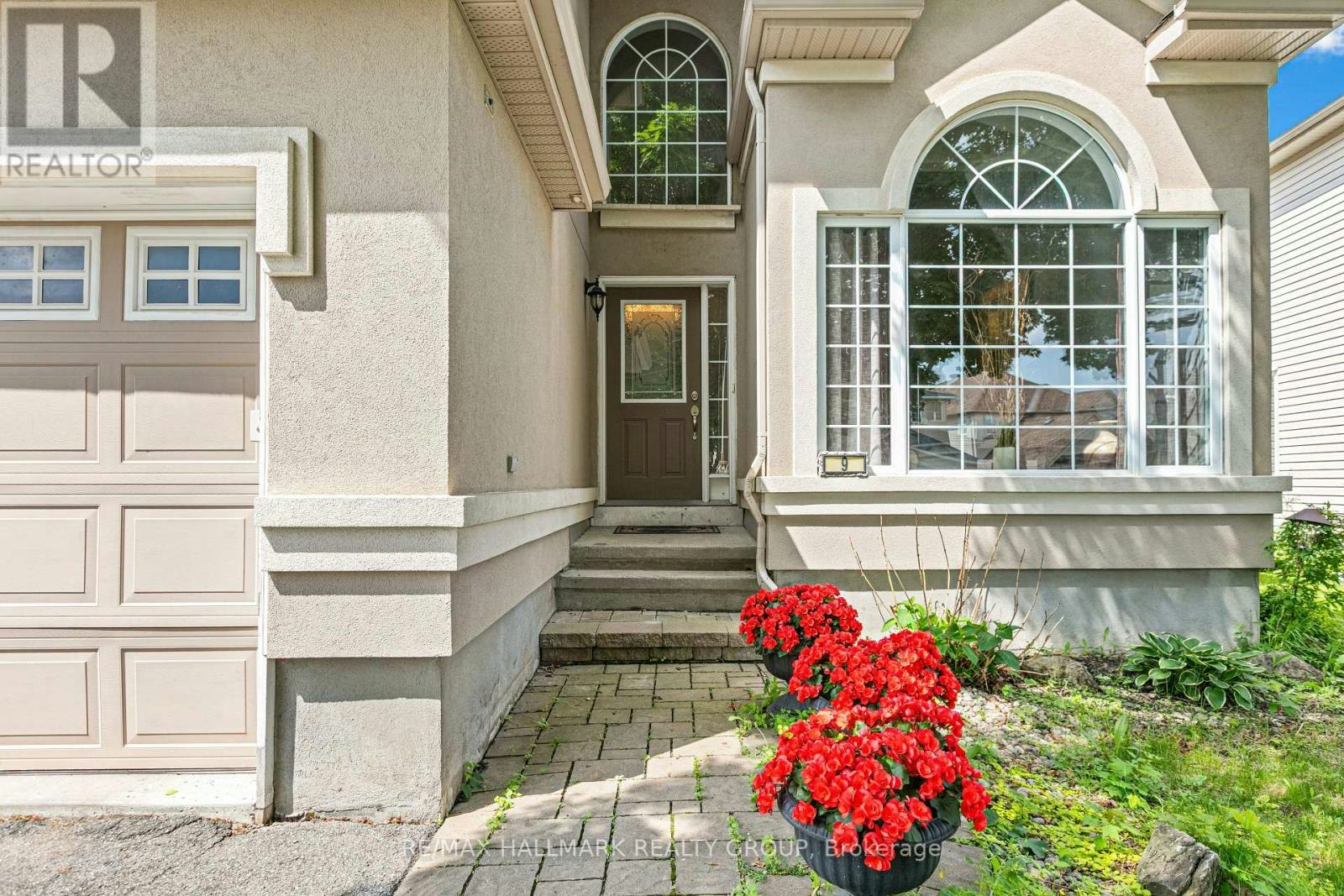 9 Blackshire Circle, Ottawa, ON, K2J 5L8
