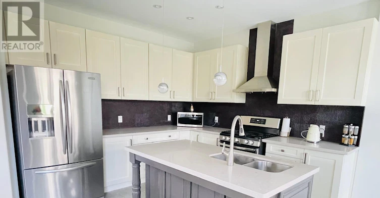 2 Peter Miller Street N, Aurora, ON, L4G 0W9 - 30