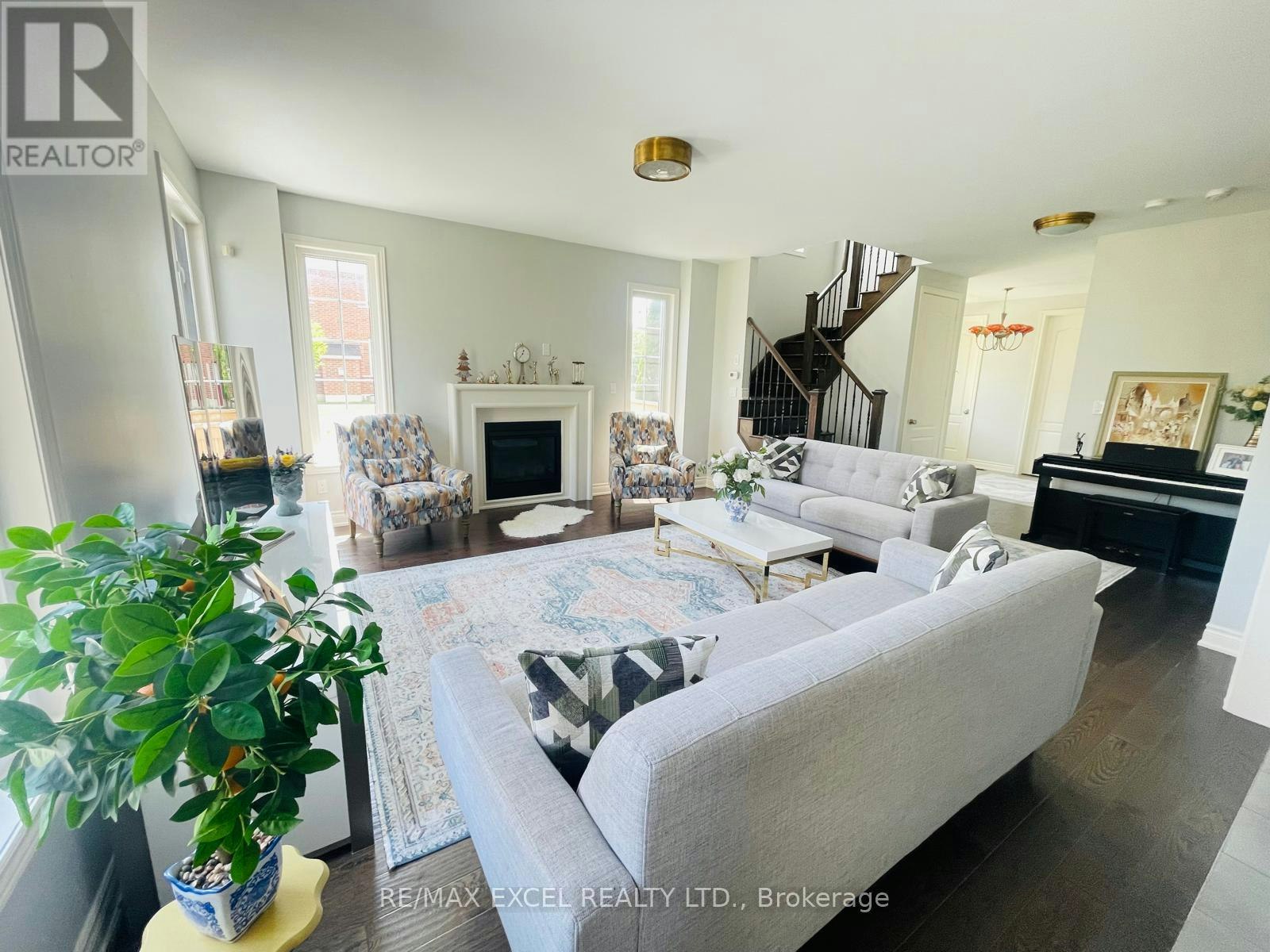 2 Peter Miller Street N, Aurora, ON, L4G 0W9 - 9