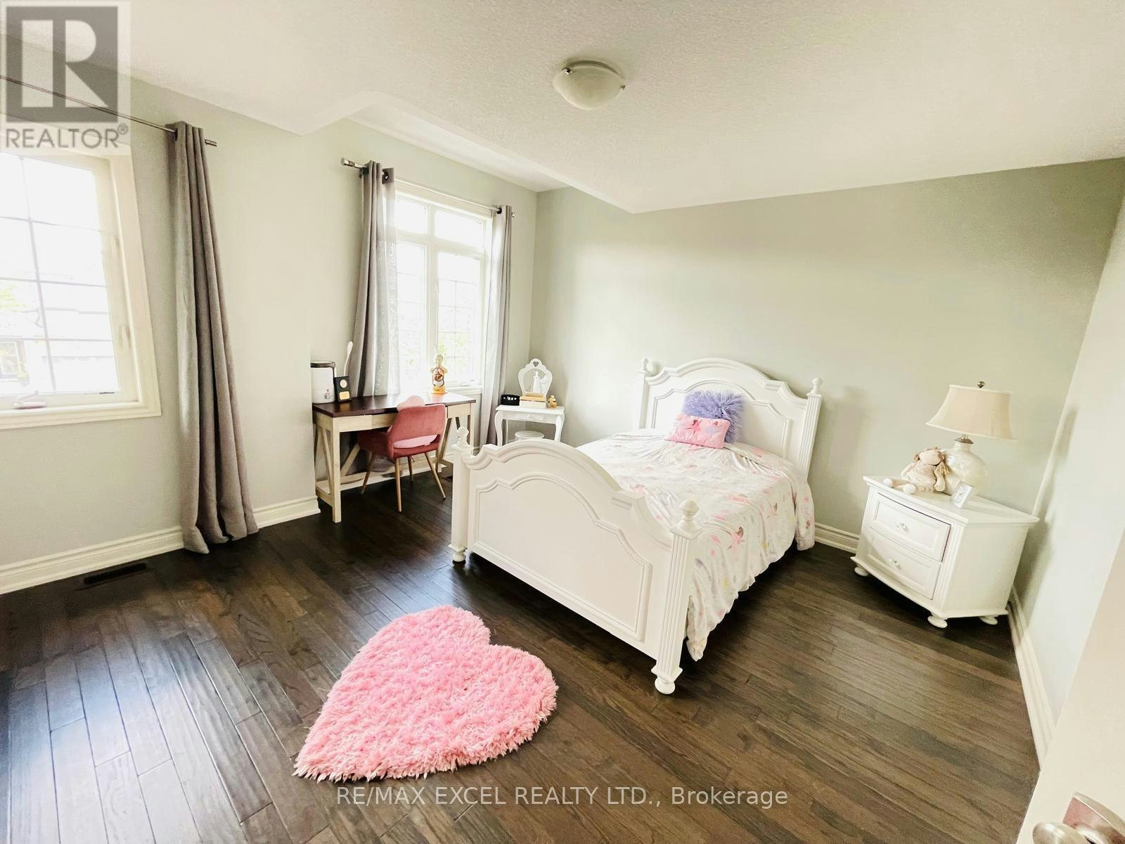 2 Peter Miller Street N, Aurora, ON, L4G 0W9 - 18