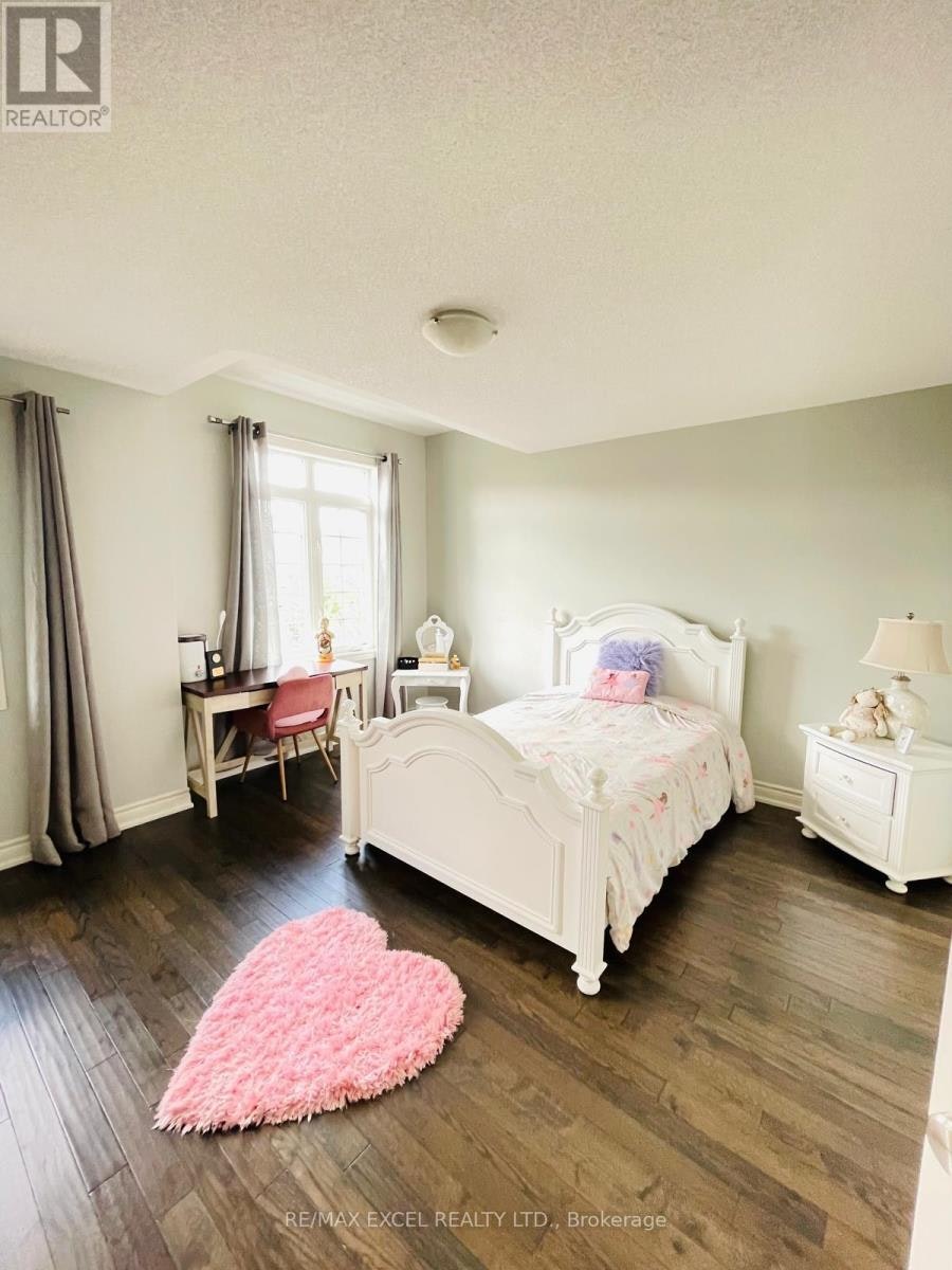 2 Peter Miller Street N, Aurora, ON, L4G 0W9 - 13