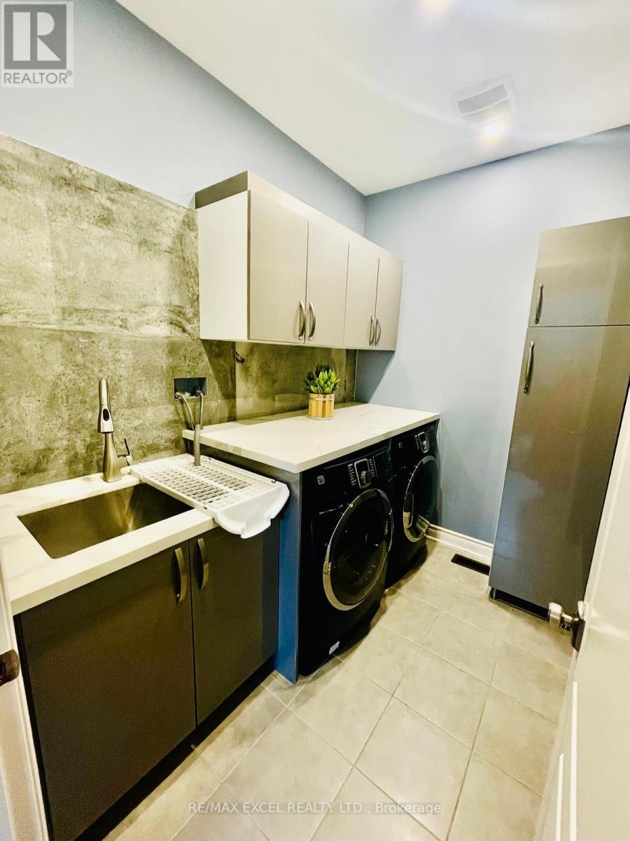 2 Peter Miller Street N, Aurora, ON, L4G 0W9 - 21