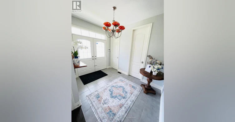 2 Peter Miller Street N, Aurora, ON, L4G 0W9 - 4