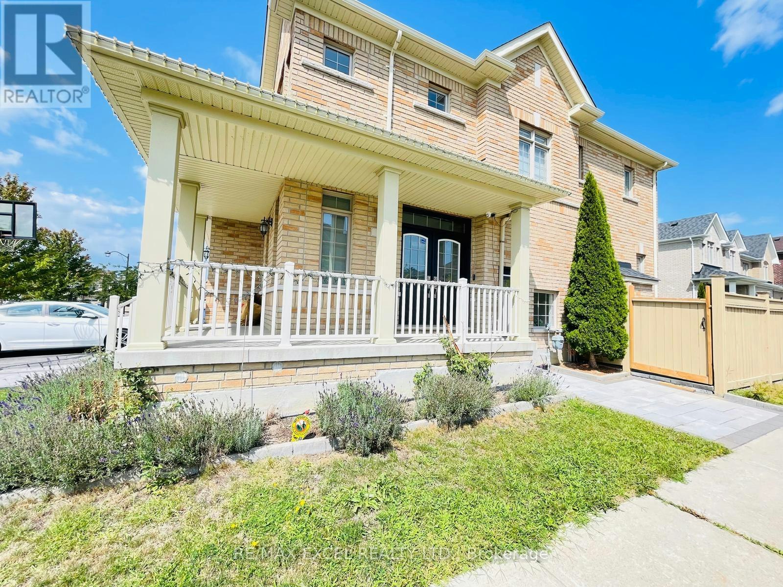 2 Peter Miller Street N, Aurora, ON, L4G 0W9 - 2