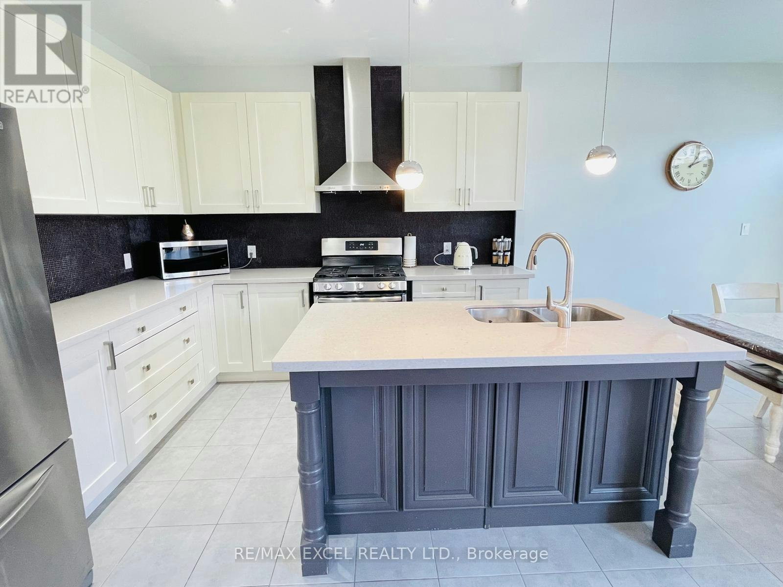 2 Peter Miller Street N, Aurora, ON, L4G 0W9 - 29