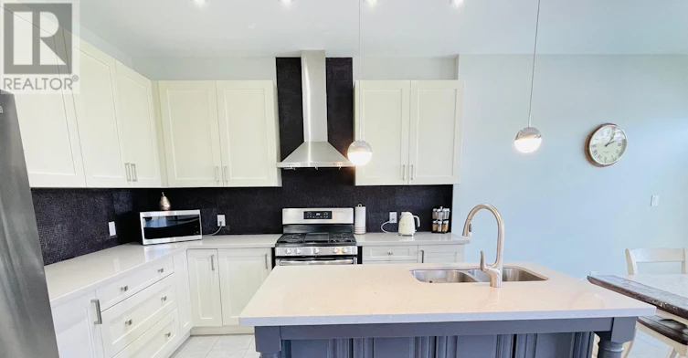 2 Peter Miller Street N, Aurora, ON, L4G 0W9 - 29