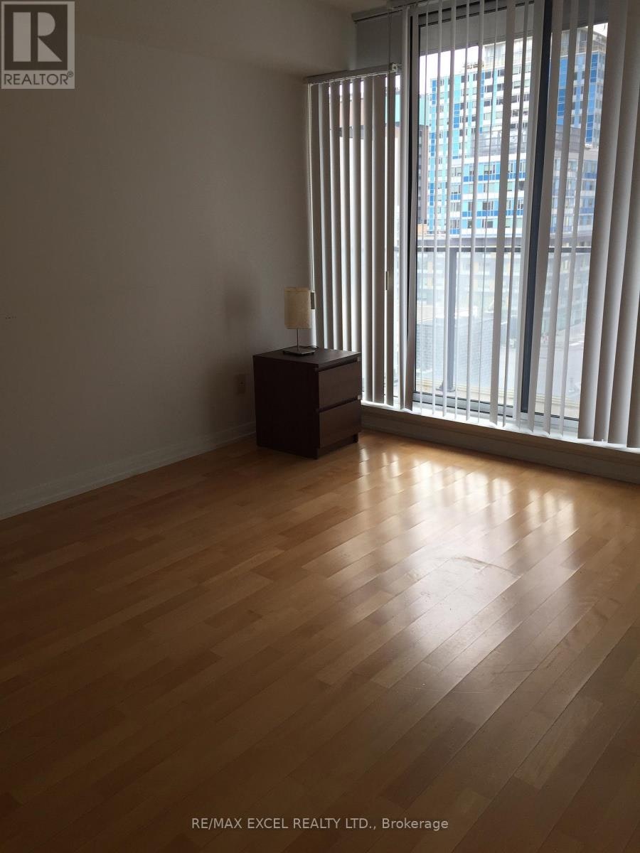 929-111 Elizabeth Street, Toronto, ON, M5G 1P7 - 4