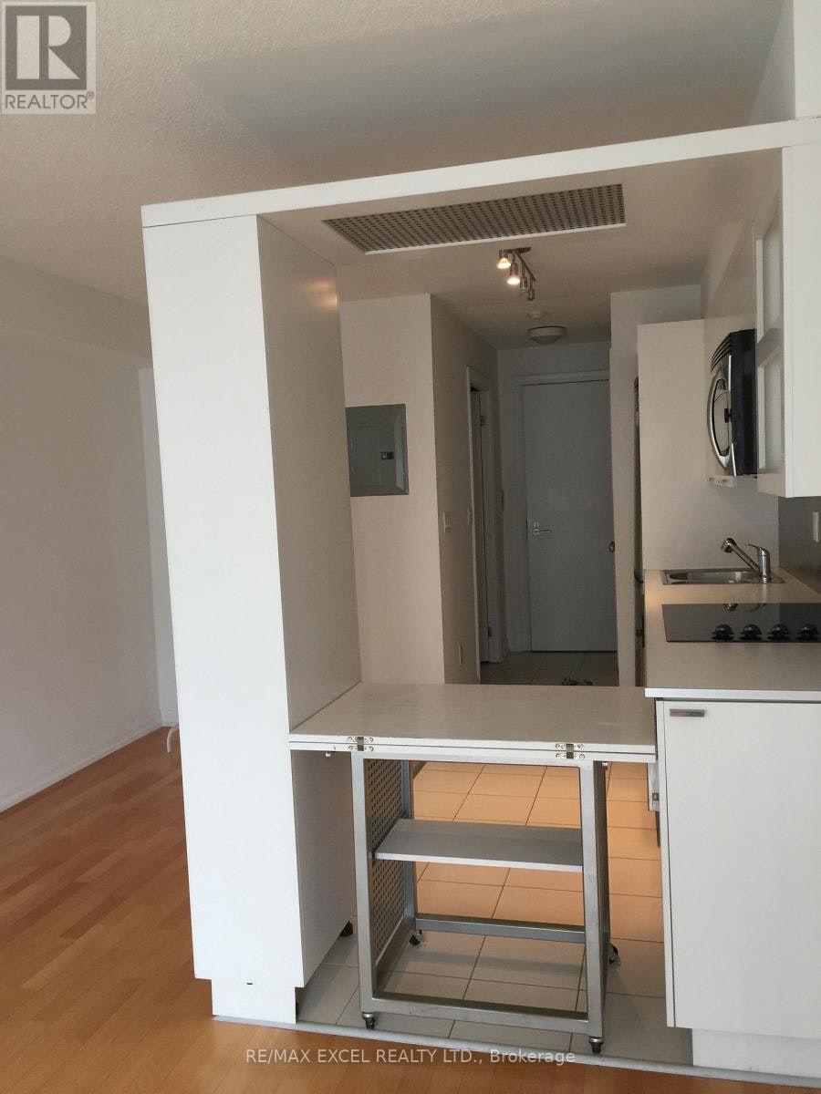 929-111 Elizabeth Street, Toronto, ON, M5G 1P7 - 3