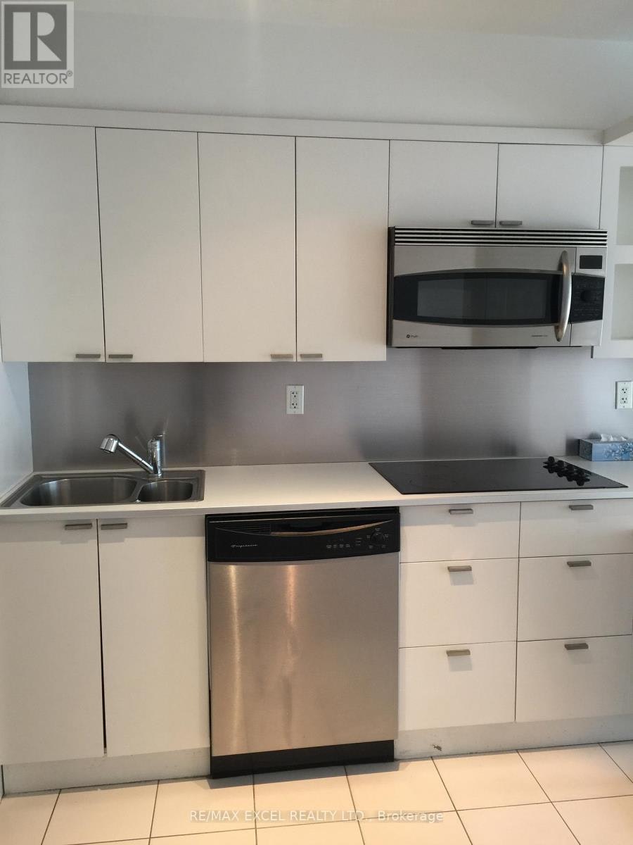 929-111 Elizabeth Street, Toronto, ON, M5G 1P7 - 2