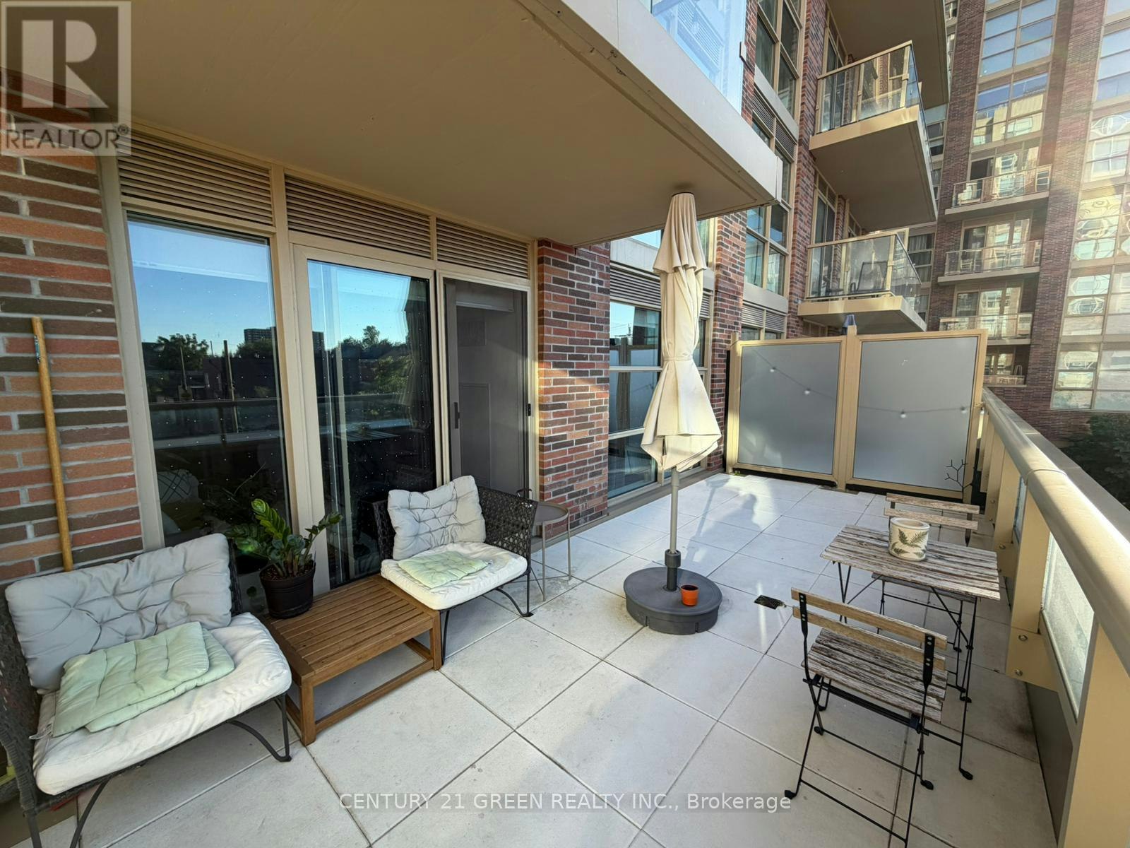 201-1787 St. Clair Avenue W, Toronto, ON, M6N 1J6 - 4