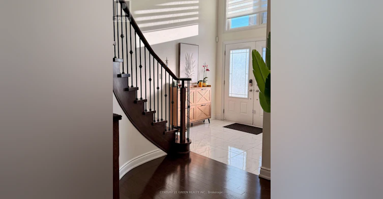 MAIN & 2ND FLOOR-37 Prairie Creek Crescent, Brampton, ON, L6Y 6C9 - 3