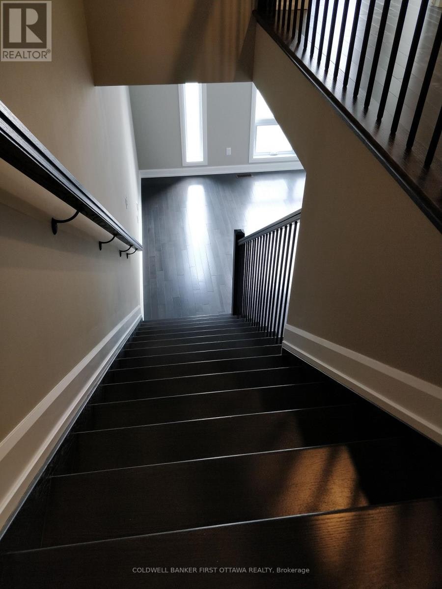 73 Oblats Avenue, Ottawa, ON, K1S 5W1 - 2