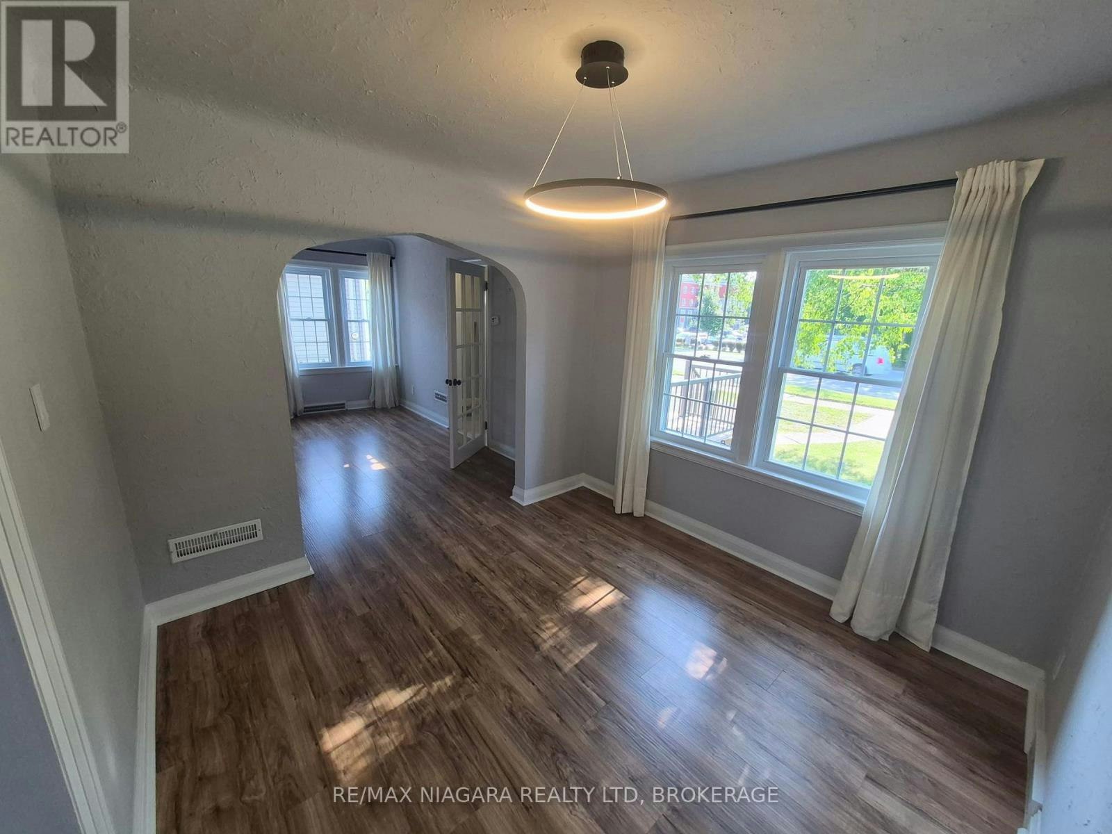 5944 Dorchester Road, Niagara Falls, ON, L2G 5S9 - 11