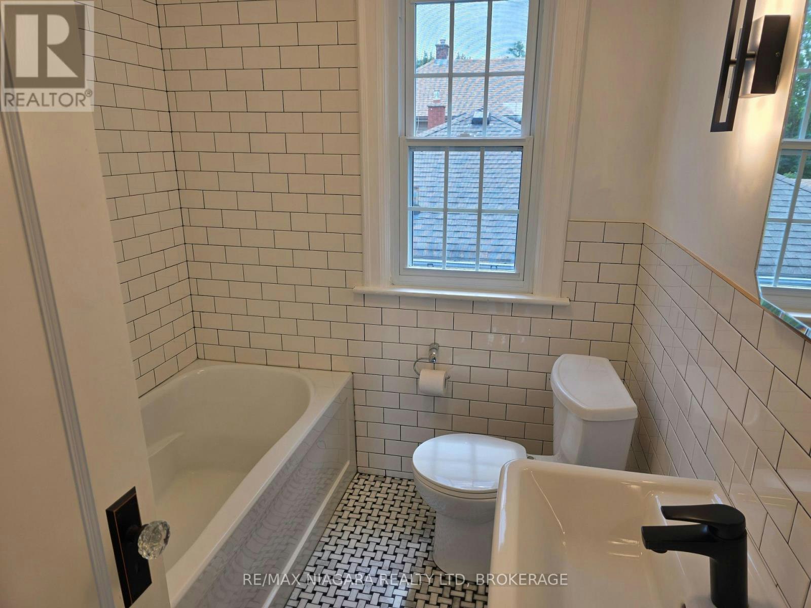 5944 Dorchester Road, Niagara Falls, ON, L2G 5S9 - 31