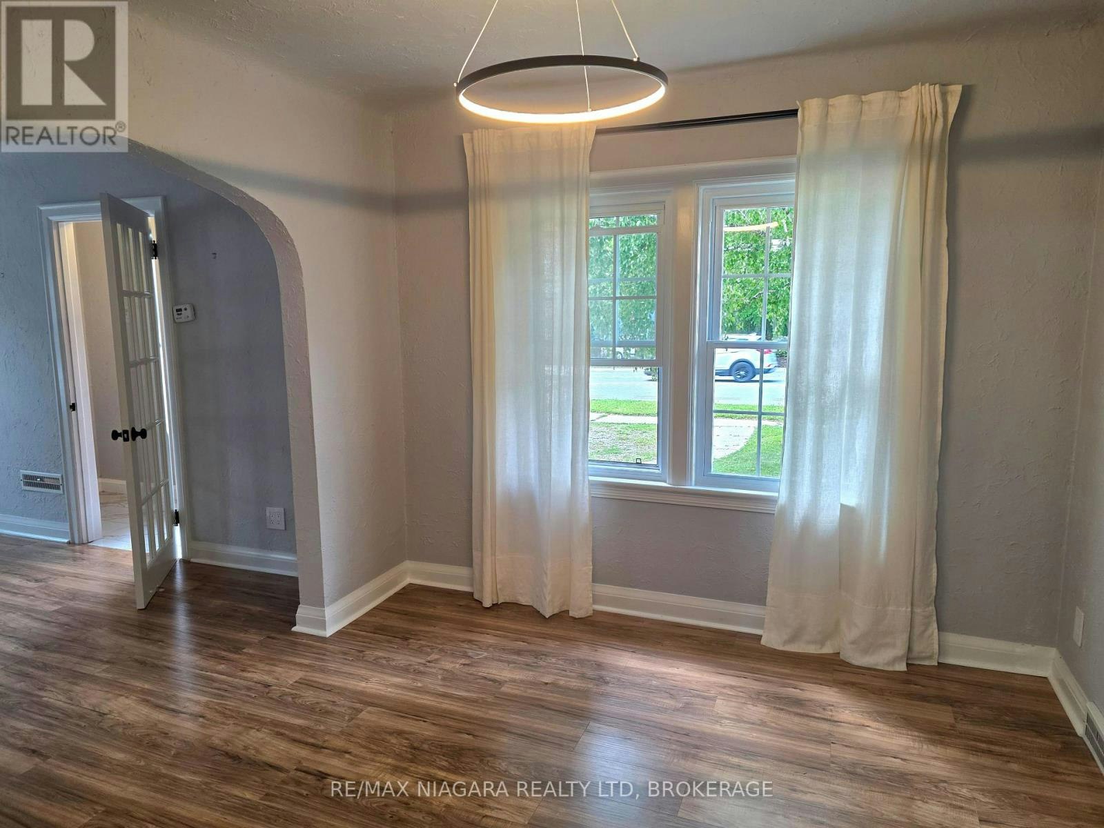5944 Dorchester Road, Niagara Falls, ON, L2G 5S9 - 12