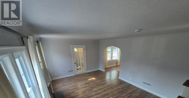 5944 Dorchester Road, Niagara Falls, ON, L2G 5S9 - 4