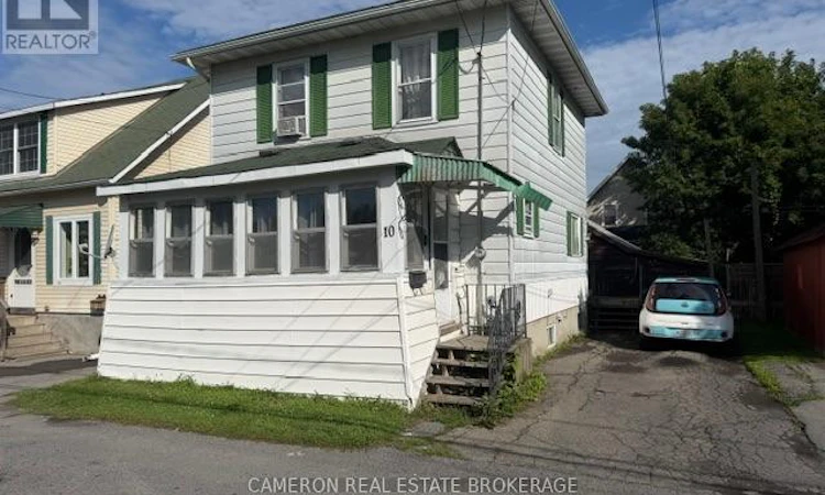 10 Pine Lane