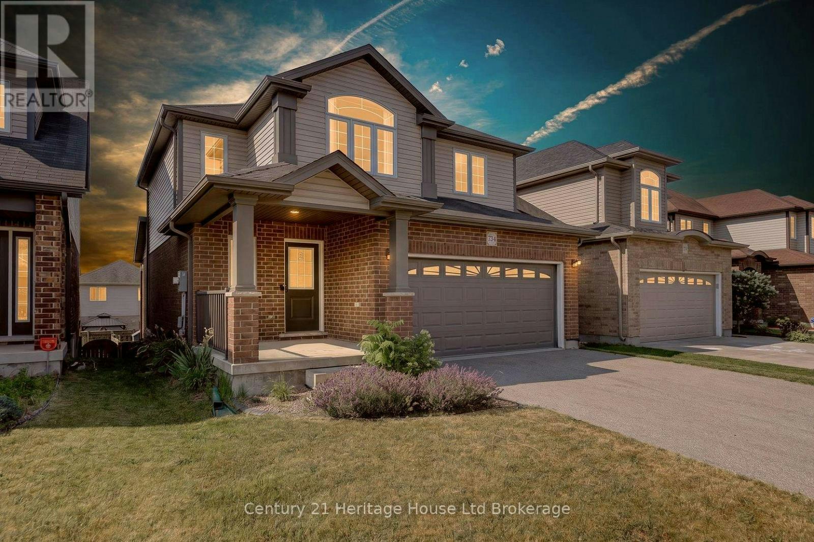 734 Frontenac Crescent, Woodstock, ON, N4V 0B1