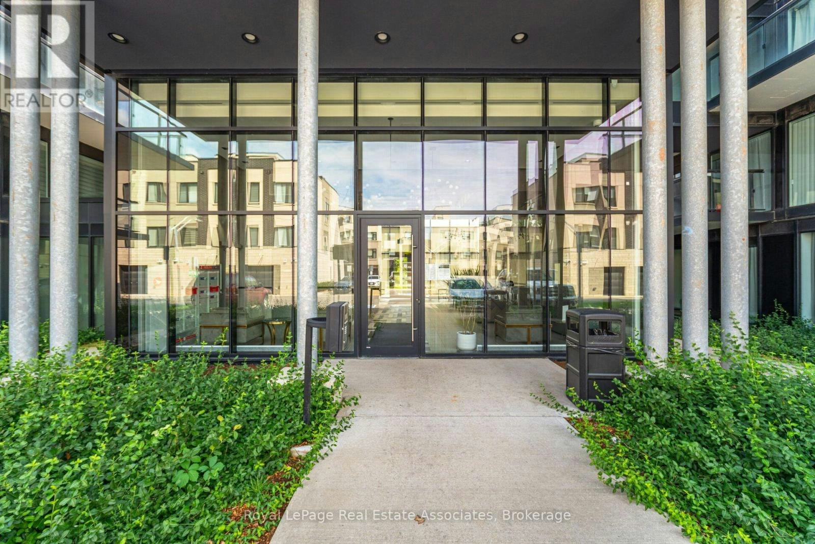 B327-1119 Cooke Boulevard, Burlington, ON, L7T 0C7 - 2