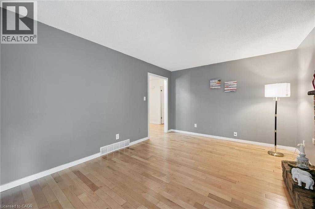 345 Beechlawn Drive, Waterloo, ON, N2L 5L8 - 19