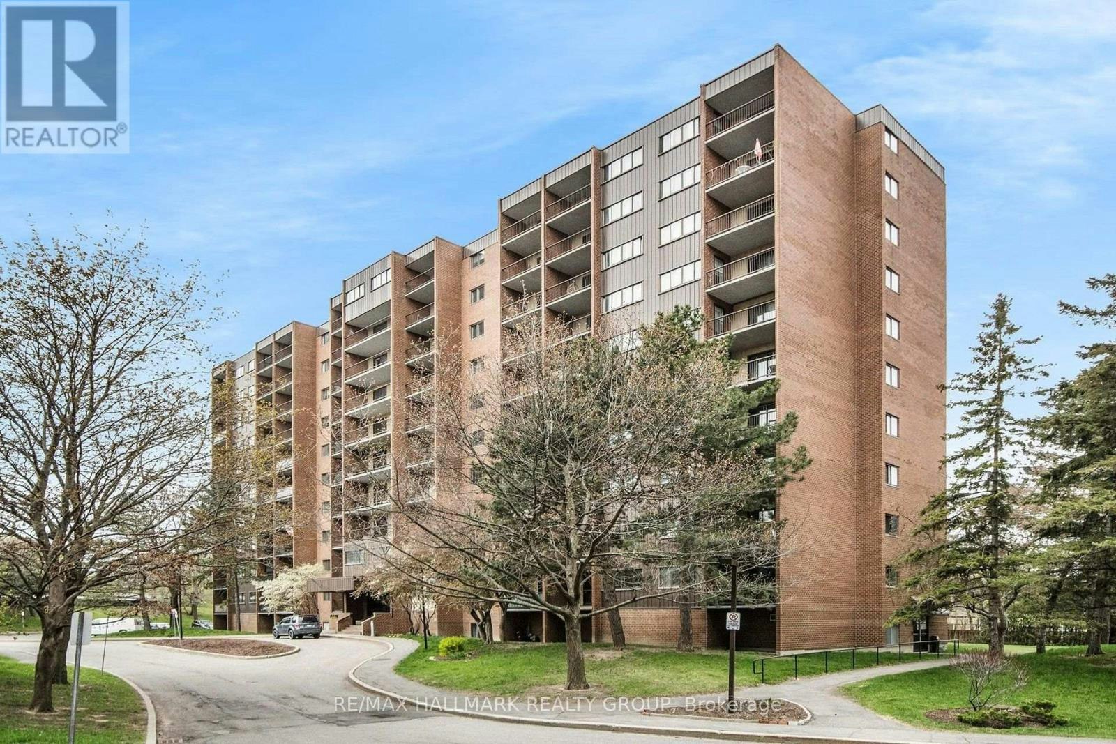 401-2630 Southvale Crescent, Ottawa, ON, K1B 4S8