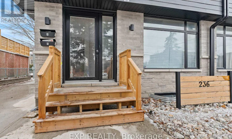236 Woodroffe Avenue
