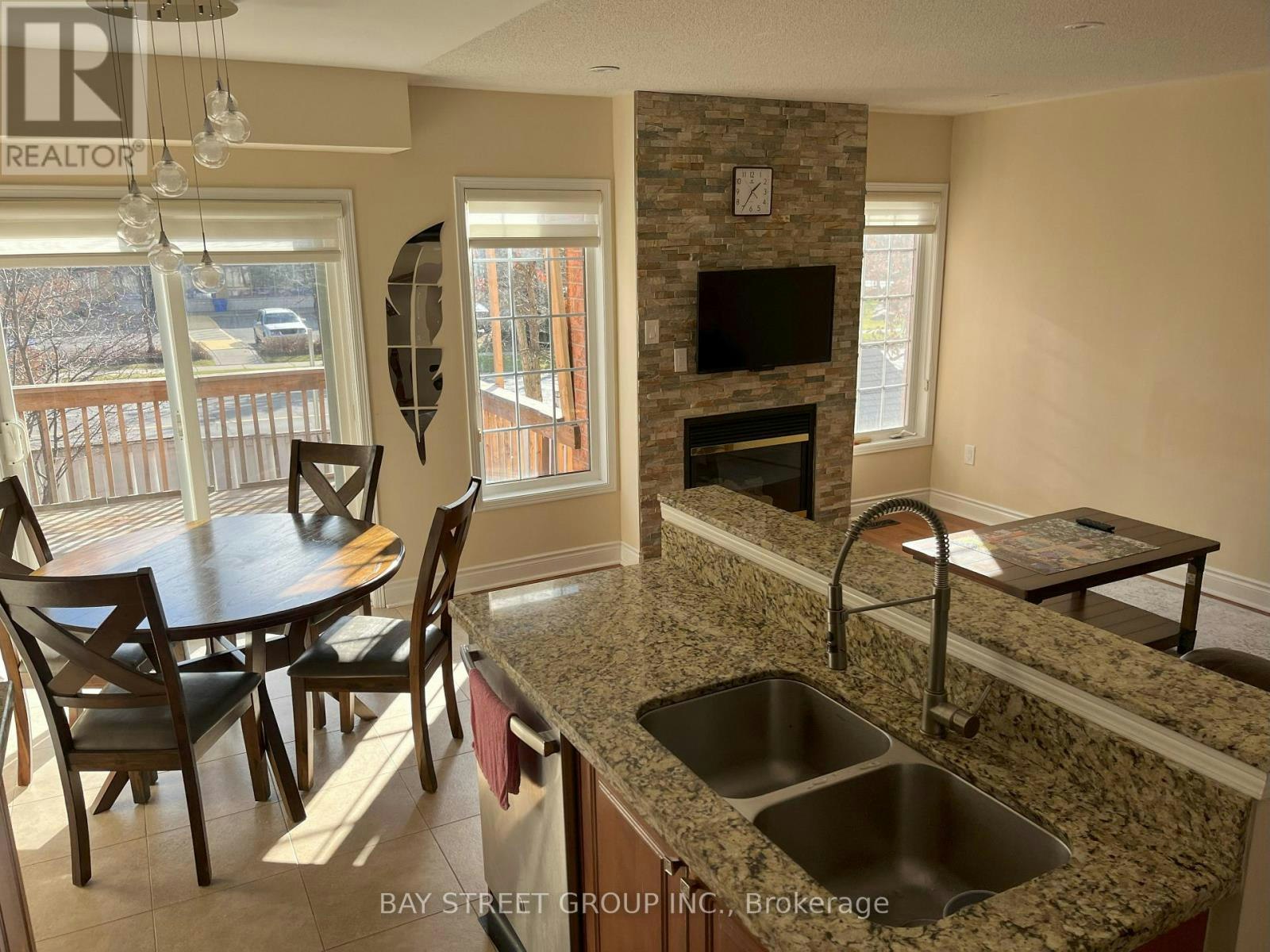 MASTER BEDROOM-49 Walkview Crescent, Richmond Hill, ON, L4E 4H5 - 2