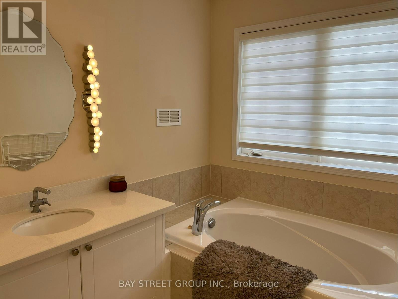 MASTER BEDROOM-49 Walkview Crescent, Richmond Hill, ON, L4E 4H5 - 4