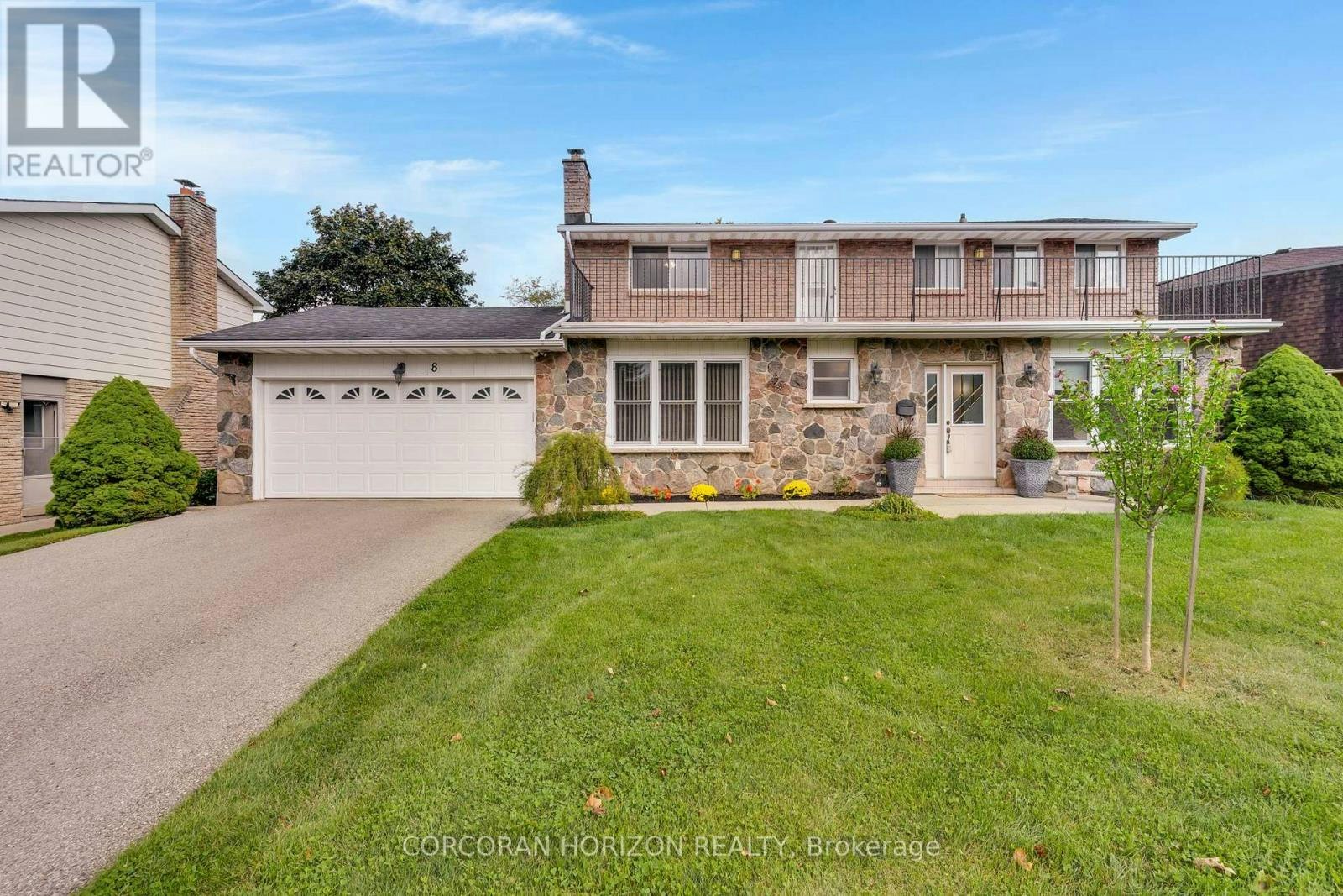 8 Blue Spruce Court, Kitchener, ON, N2N 1L1
