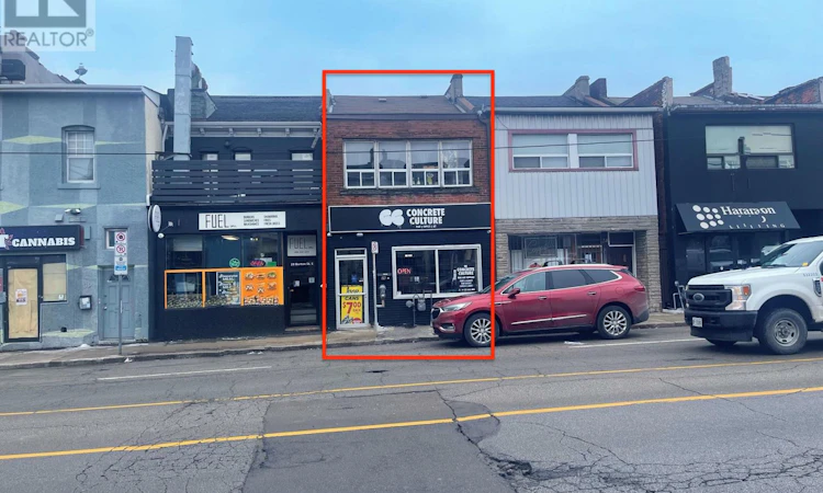 26 Barton Street E