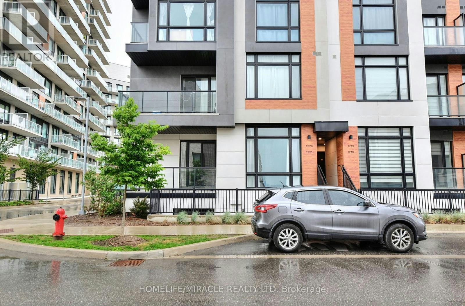 1221-8 David Eyer Road, Richmond Hill, ON, L4S 0N5