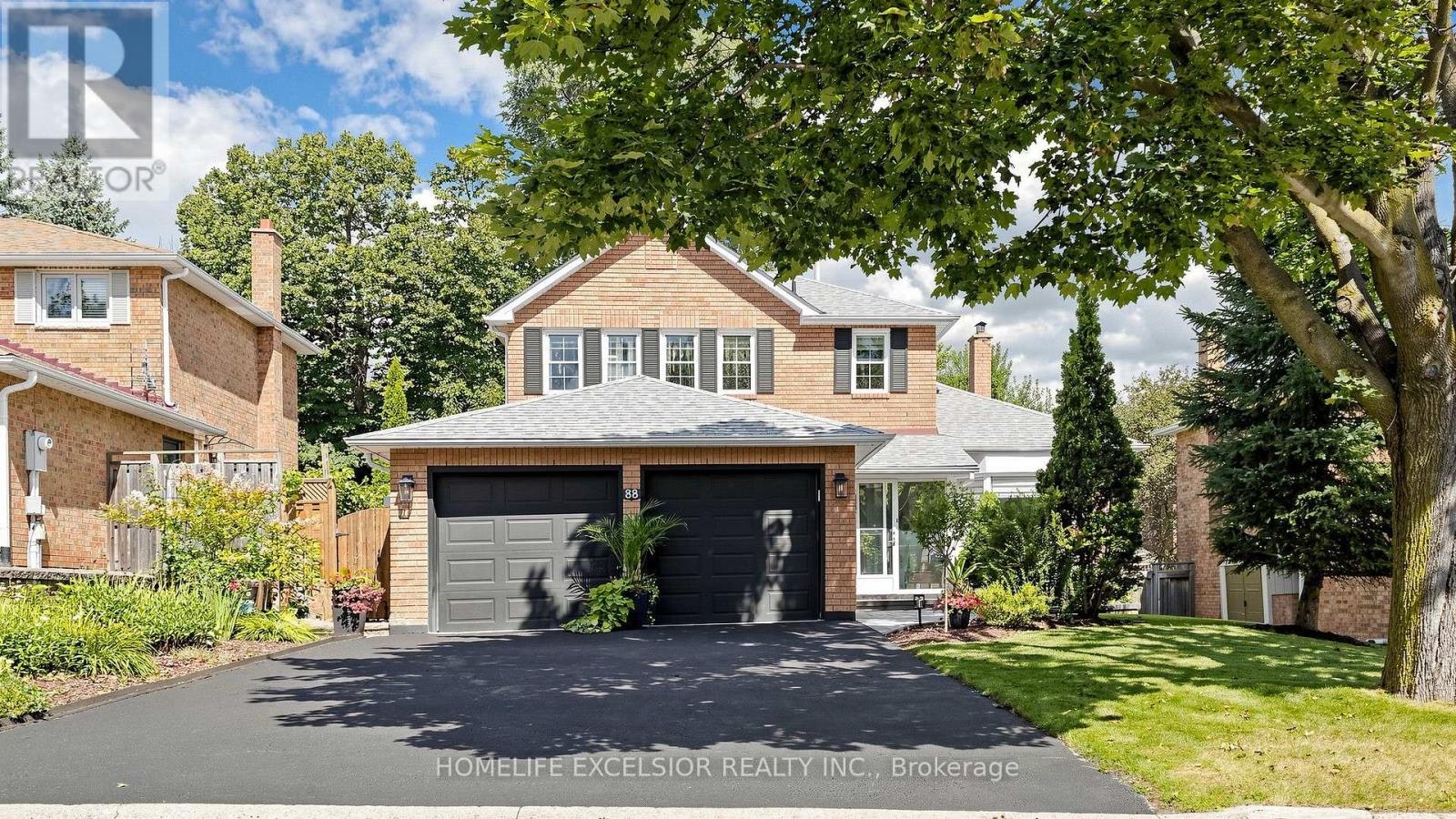 88 Kemano Road, Aurora, ON, L4G 2Y3