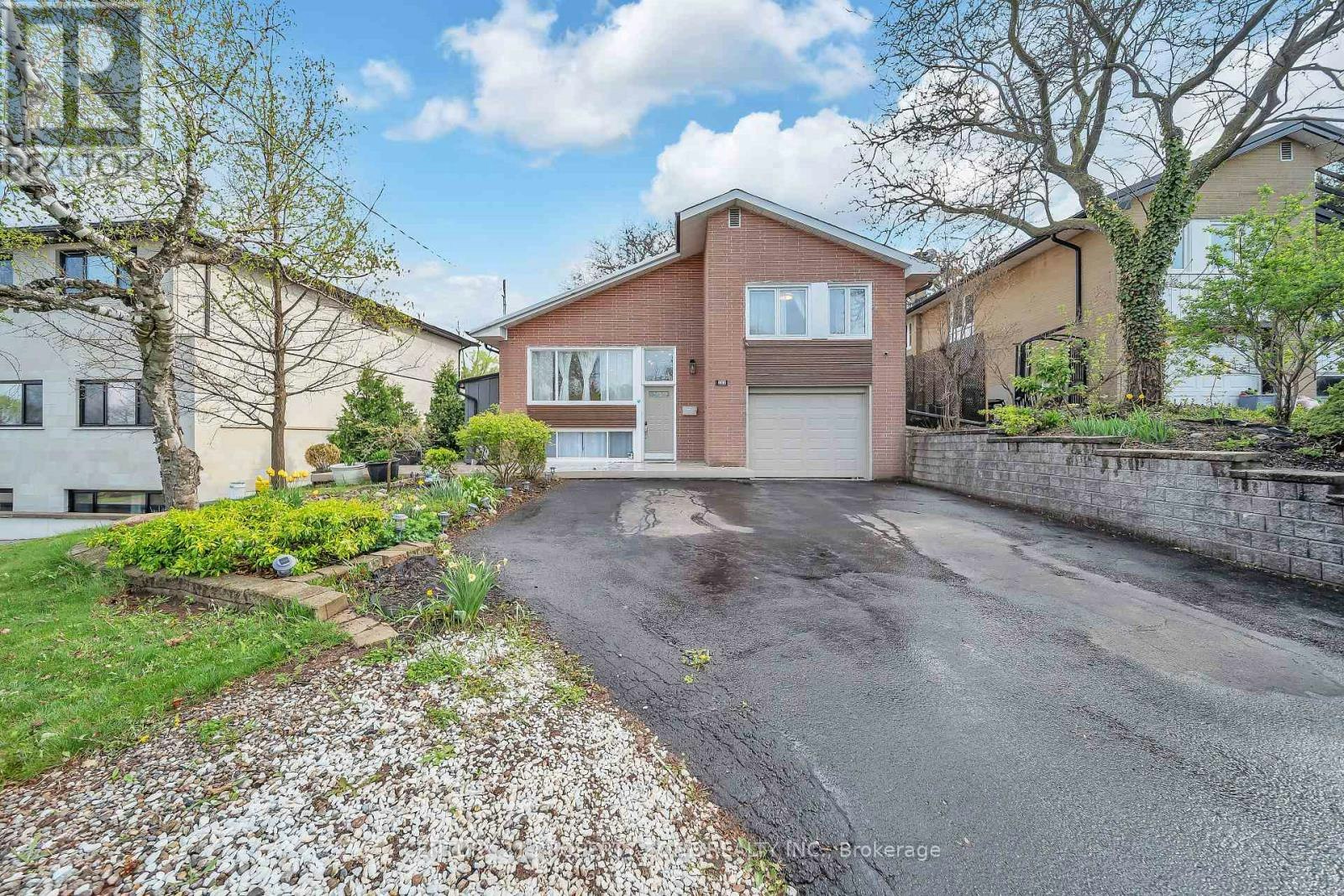 122 Vista Boulevard, Mississauga, ON, L5M 1V9
