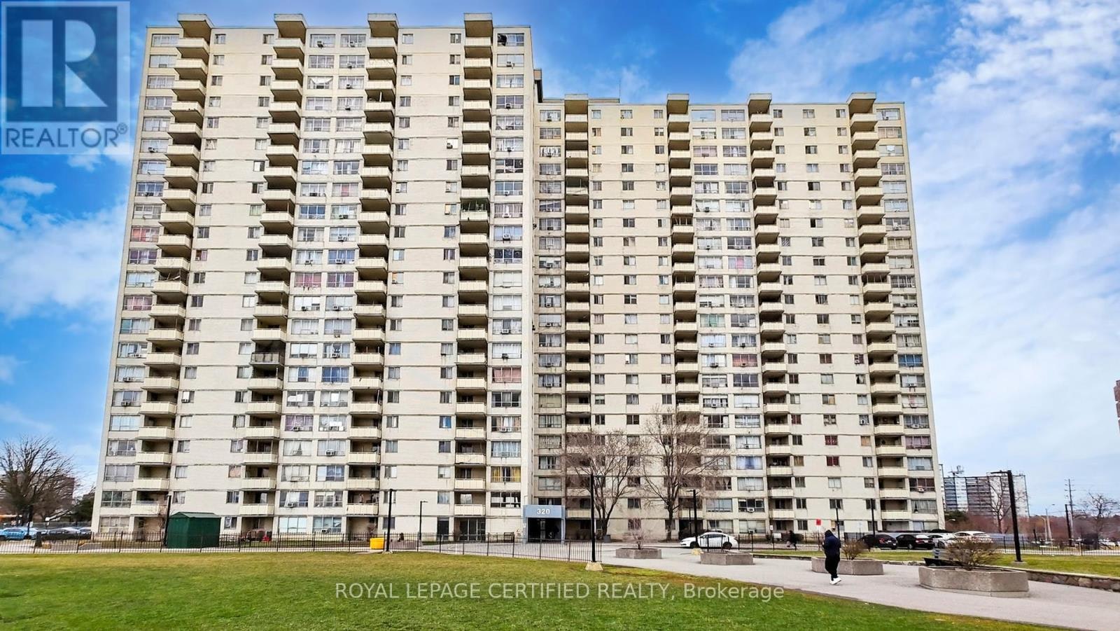 304-320 Dixon Road, Toronto, ON, M9R 1S8