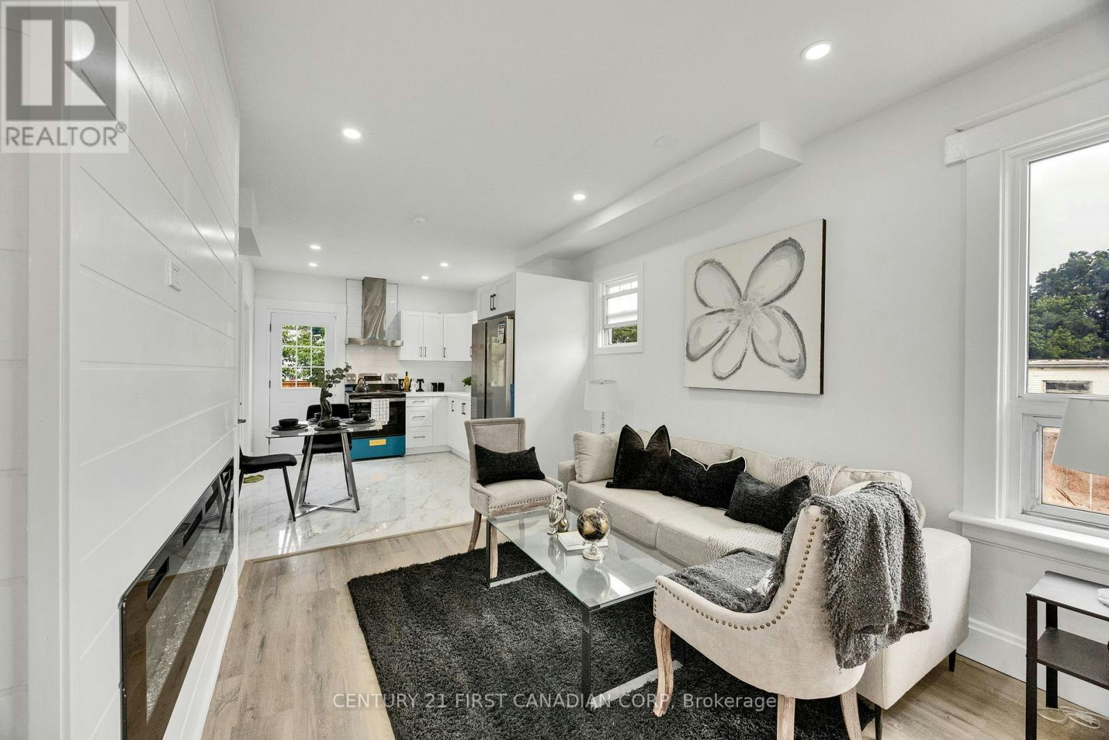 328 Oakland Avenue, London, ON, N5W 4J6