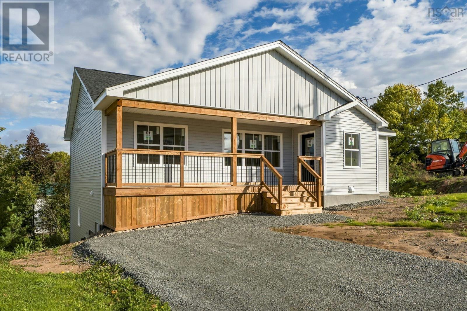 75 Burgess Crescent, Windsor, NS, B0N 2T0
