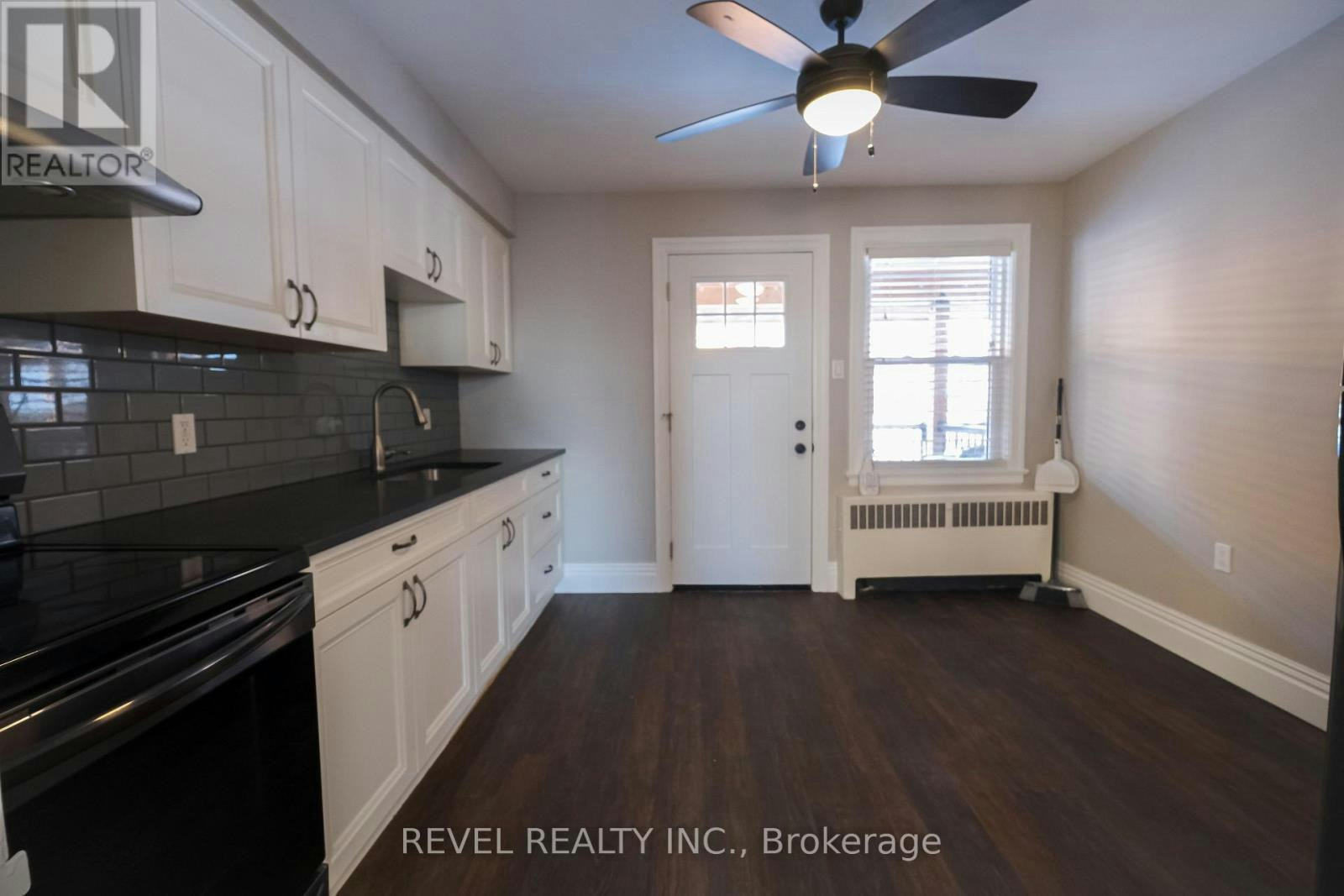 3-350 Simcoe Street N, Peterborough, ON, L1G 4T6 - 3