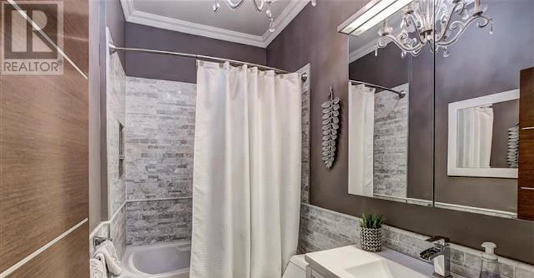 1-175 Euclid Avenue, Toronto, ON, M6J 2J8 - 2