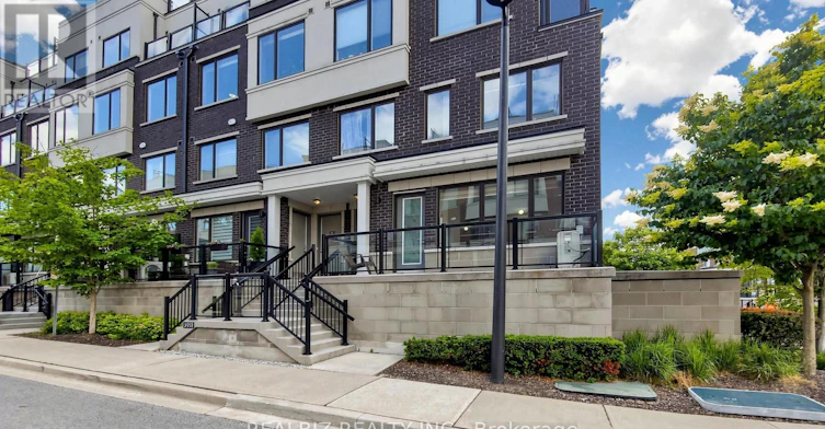 77-400 Alex Gardner Circle, Aurora, ON, L4G 3G5 - 3