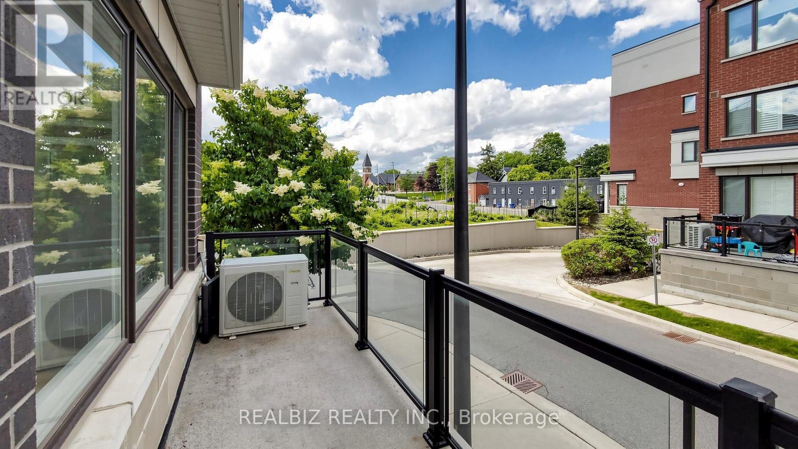 77-400 Alex Gardner Circle, Aurora, ON, L4G 3G5 - 5