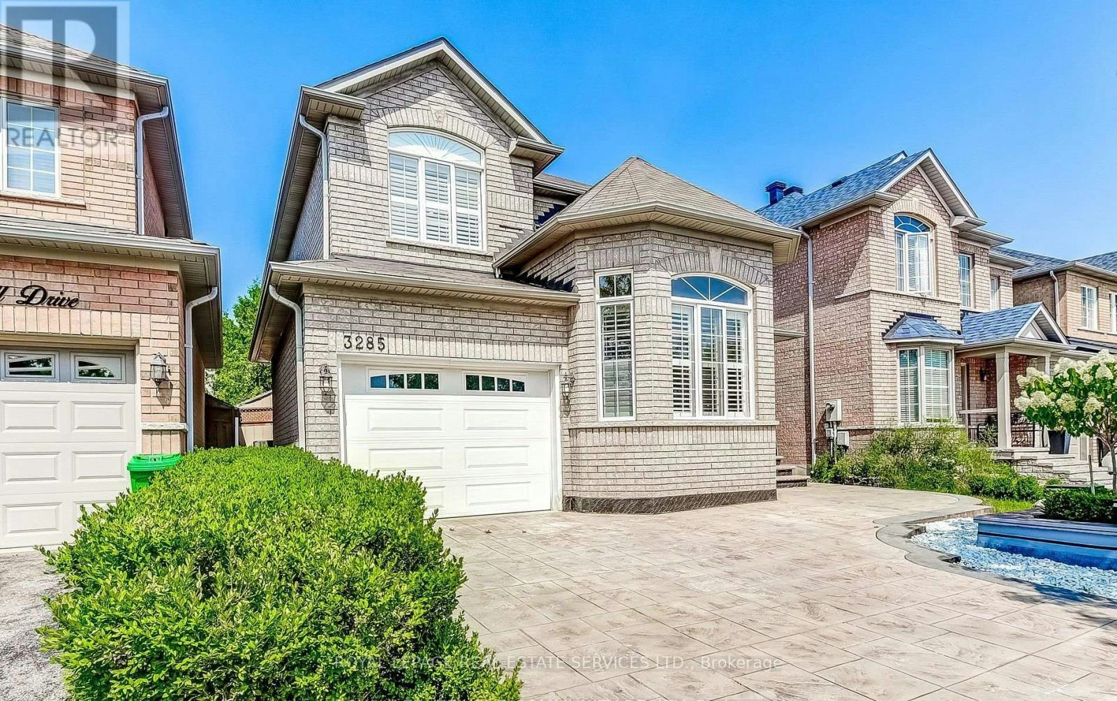 3285 Mcdowell Drive, Mississauga, ON, L5M 6S1 - 2