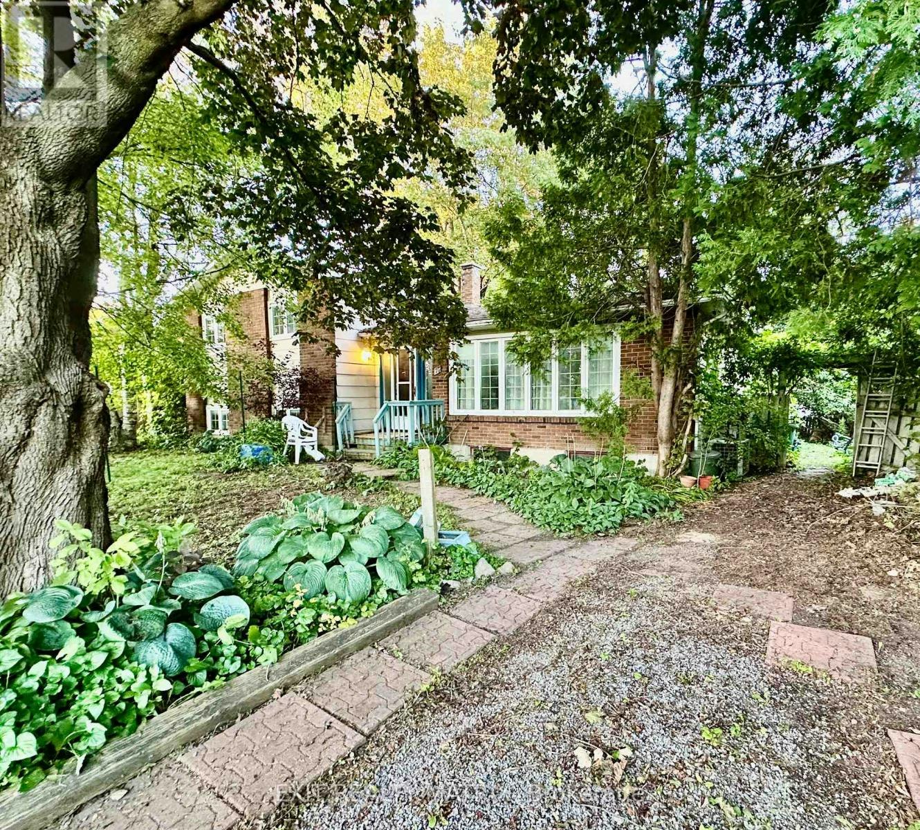 78 Saginaw Crescent, Ottawa, ON, K2E 5N7