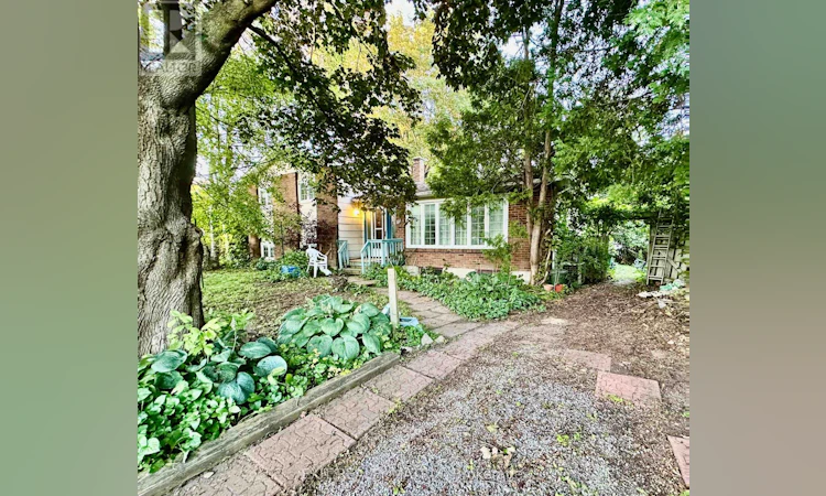 78 Saginaw Crescent