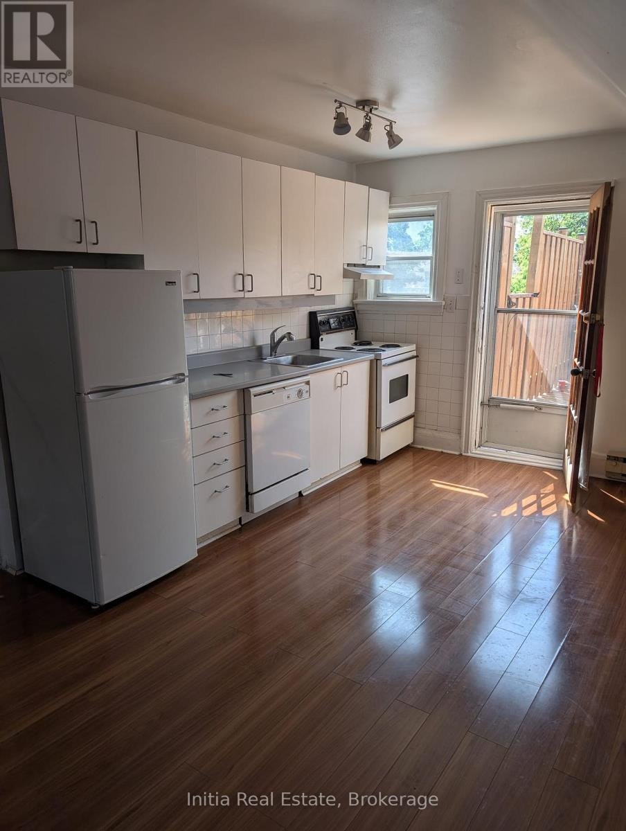 3-622 Huron Street, Toronto, ON, M5R 2R9 - 3