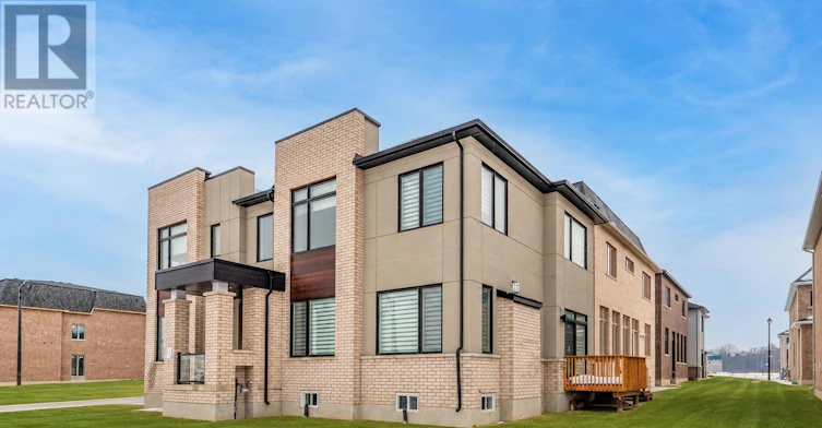 11 Godfrey Willis Drive, Markham, ON, L6C 3N2 - 2