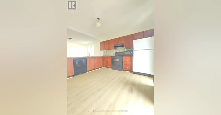 MAIN-48 Ambler Bay, Barrie, ON, L4M 7A6 - 2