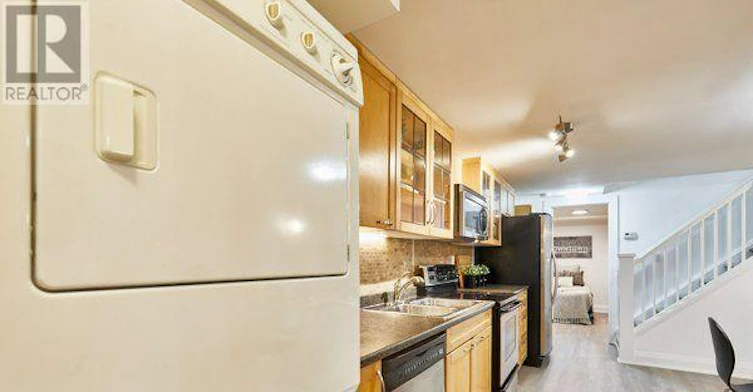 1-46 Elmer Avenue, Toronto, ON, M4L 3R7 - 8