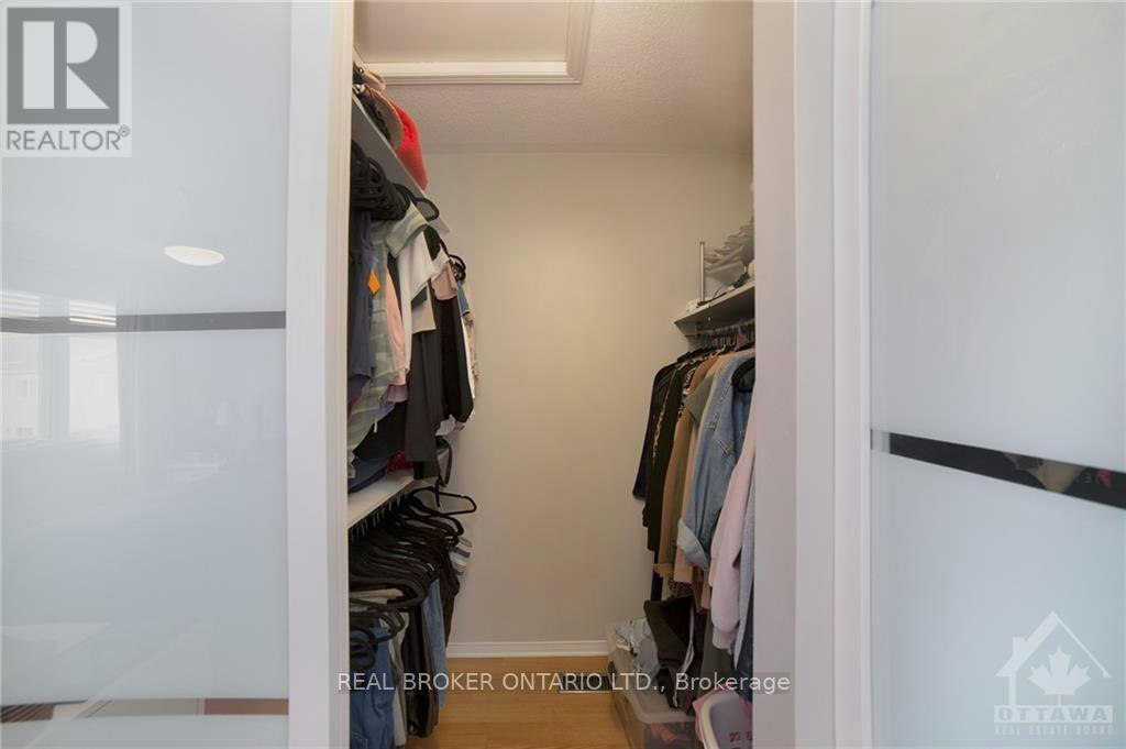 222 Meadowbreeze Drive, Ottawa, ON, K2M 3B3 - 15