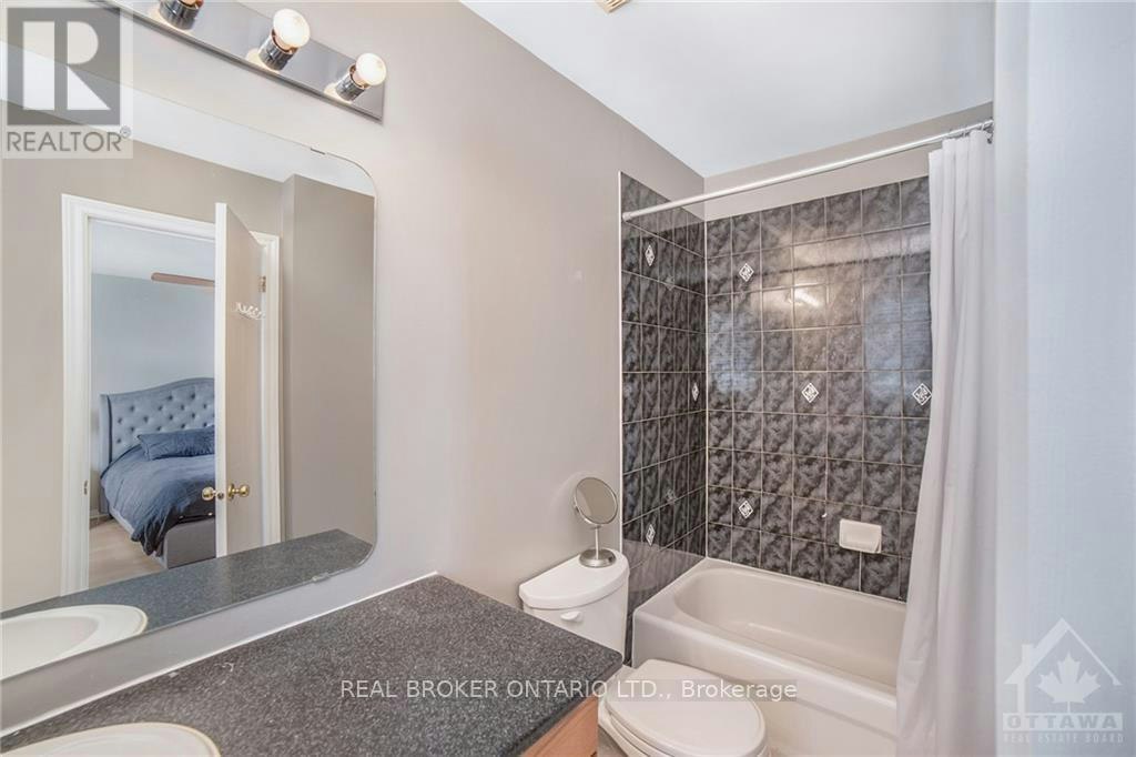 222 Meadowbreeze Drive, Ottawa, ON, K2M 3B3 - 16