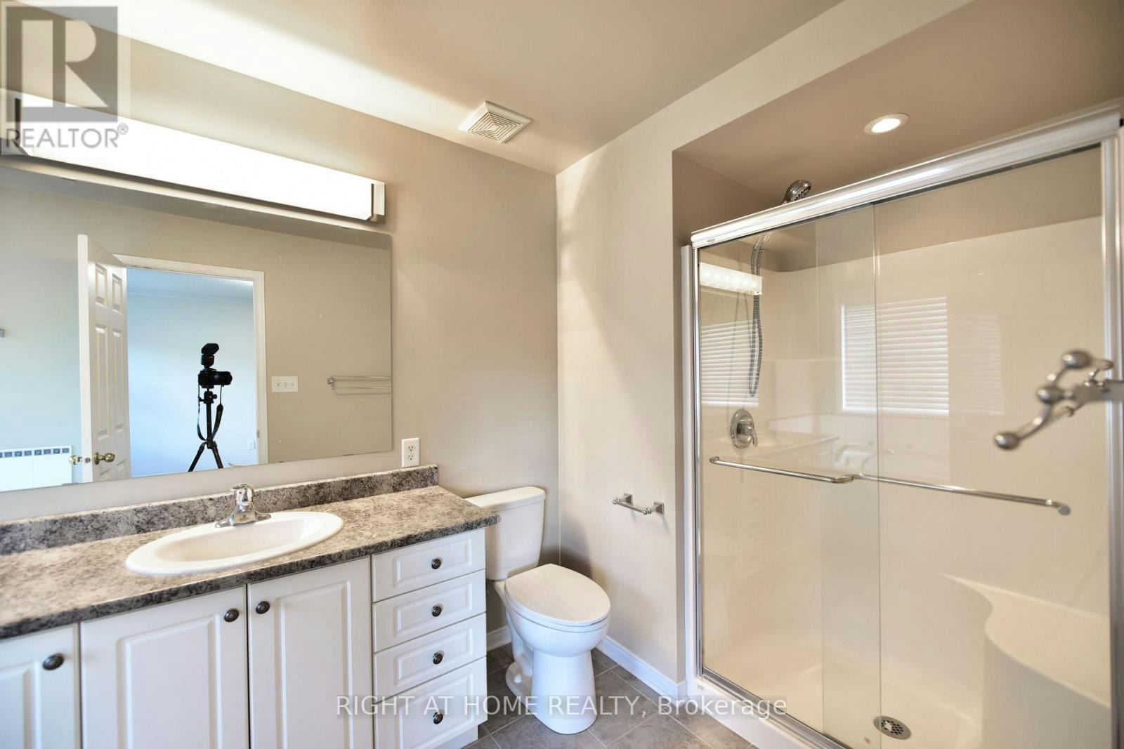 118 Braddock Private, Ottawa, ON, K2J 0E6 - 21